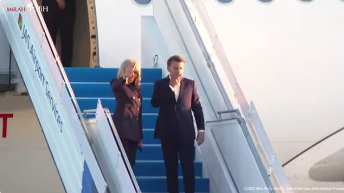 Presiden Emmanuel Macron dan istri bertolak dari YIA dikirim Prabowo Presiden Emmanuel Macron dan istri bertolak dari YIA dikirim Prabowo, Kamis (29/5/2025).