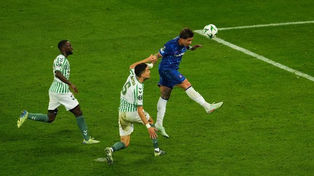 Soccer Football - Conference League - Final - Real Betis v Chelsea - Wroclaw Stadium, Wroclaw, Poland - May 28, 2025  Chelsea's Enzo Fernandez scores their first goal REUTERS/Aleksandra Szmigiel