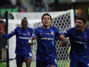 Sikat Real Betis, Chelsea Juara Conference League 2024/2025 Sikat Real Betis, Chelsea Juara Conference League 2024/2025