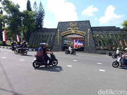 Jelang Kunjungan Macron dan Prabowo, Bendera Prancis-RI Berkibar di Akmil