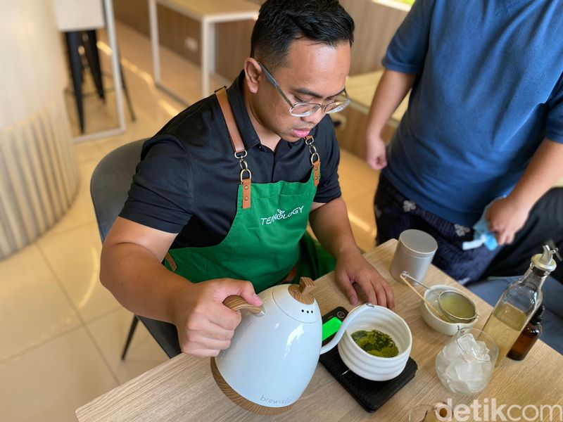 Tips bikin es matcha latte