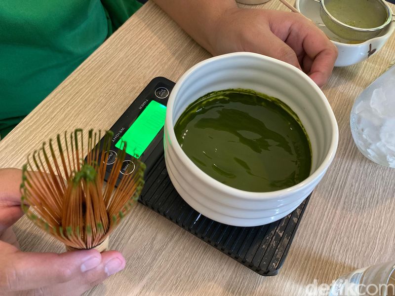 Tips bikin es matcha latte