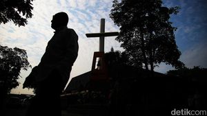 Umat Kristiani Rayakan Kenaikan Isa Almasih di Cilincing