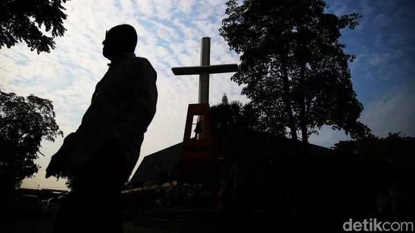 Umat Kristiani Rayakan Kenaikan Isa Almasih di Cilincing