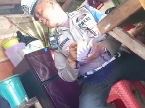 Viral Oknum Polantas di Gowa Minta Uang Damai Rp 200 Ribu Saat Tilang Pemotor Viral Oknum Polantas di Gowa Minta Uang Damai Rp 200 Ribu Saat Tilang Pemotor