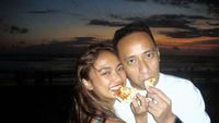 Gaya Keren Marion Jola Saat Masak hingga Kulineran Bareng Pacar