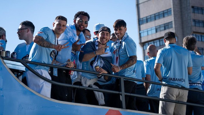 Perayaan parade digelar Celta Vigo selepas pekan terakhir Liga Spanyol 2024/2025. Iago Aspas cs mengakhiri musim dengan kemenangan 2-1 atas Getafe.