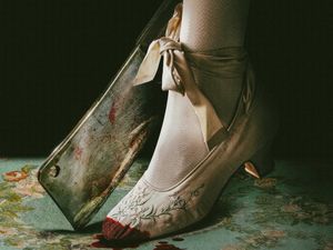 The Ugly Stepsister: Cinderella yang Gak Pernah Kamu Lihat The Ugly Stepsister: Cinderella yang Gak Pernah Kamu Lihat
