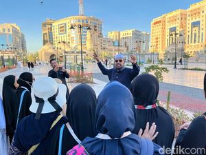 Potret Jemaah Aida Tourindo Ziarah Sekitar Masjid Nabawi Potret Jemaah Aida Tourindo Ziarah Sekitar Masjid Nabawi