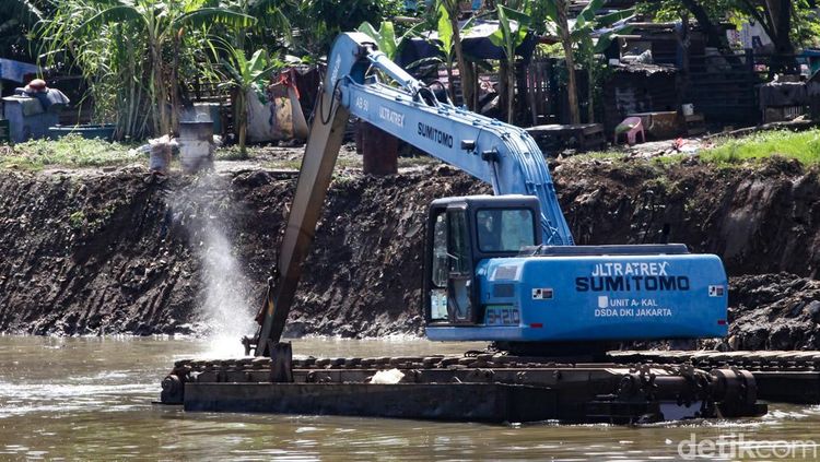 16 Km Ciliwung Terbengkalai: Mendesak Revitalisasi Sungai Jakarta