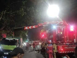 Kecelakaan Beruntun di Kenjeran Surabaya, Satu Korban Terjepit