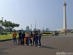 Cerita Santi dan Potret Pertamanya di Monas