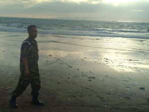Anak 12 Tahun Hilang Terseret Ombak di Pantai Bufalo Palabuhanratu Anak 12 Tahun Hilang Terseret Ombak di Pantai Bufalo Palabuhanratu