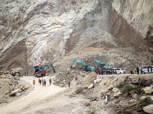 Bahlil Terjunkan Tim Usut Penyebab Tambang Longsor di Cirebon