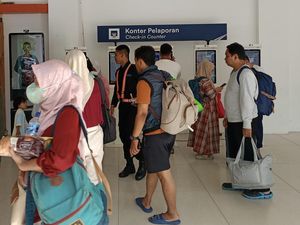 Libur Panjang, 27 Ribu Orang Naik Kereta dari Daop 8 Surabaya Hari Ini Libur Panjang, 27 Ribu Orang Naik Kereta dari Daop 8 Surabaya Hari Ini