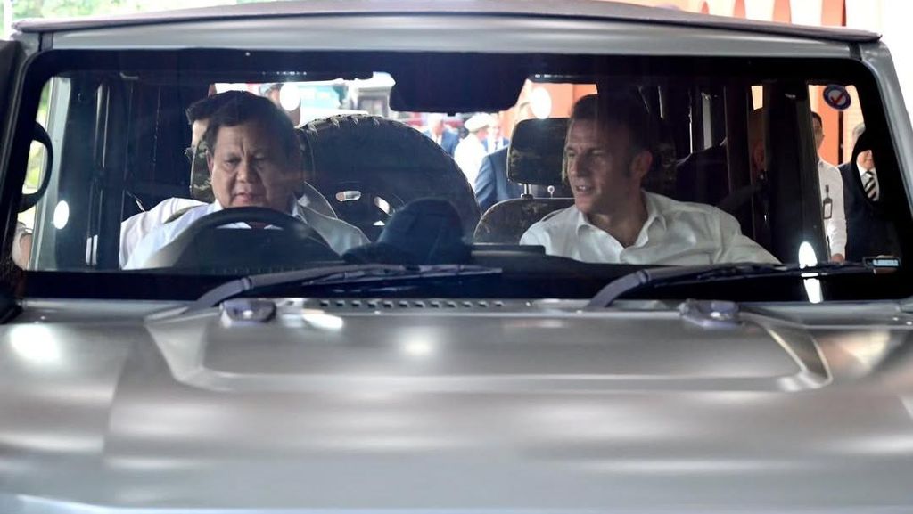 Bukan Citroen atau Peugeot, Prabowo Sopiri Macron Naik Maung Pindad! Bukan Citroen atau Peugeot, Prabowo Sopiri Macron Naik Maung Pindad!
