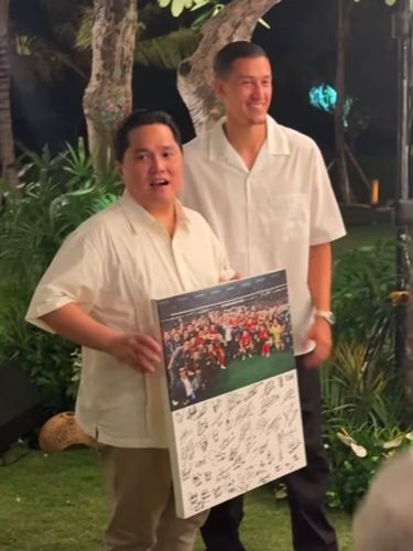 Erick Thohir dan Jay Idzes