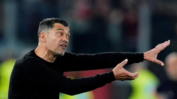 FILE PHOTO: Soccer Football - Coppa Italia - Final - AC Milan v Bologna - Stadio Olimpico, Rome, Italy - May 14, 2025 AC Milan coach Sergio Conceicao reacts REUTERS/Matteo Ciambelli/File Photo
