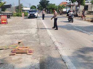 Sopir Truk Tabrak Pemotor hingga Tewas di Lamongan Kabur Dikejar Warga Sopir Truk Tabrak Pemotor hingga Tewas di Lamongan Kabur Dikejar Warga