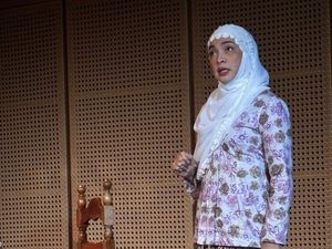 Tika Bravani Siap Guncang Panggung Lewat Teater Monolog Aku yang Tak Kehilangan Suara Tika Bravani Siap Guncang Panggung Lewat Teater Monolog Aku yang Tak Kehilangan Suara
