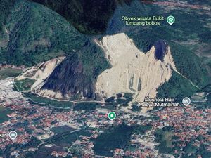 Tambang Batu di Gunung Kuda Cirebon yang Terkikis dari Tahun ke Tahun