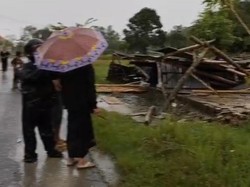 Angin Puting Beliung Terjang Puluhan Rumah di Bangkalan