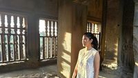 Potret Dian Sastro Liburan di Angkor Wat, Semua Terasa Familiar