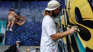 Festival Grafiti Internasional Hadirkan Warna Baru di Pulosari Jateng