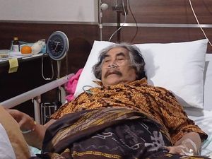 Video: Terbaring di RS Tak Memutus Keinginan Jaja Miharja untuk Terus Berkarya Video: Terbaring di RS Tak Memutus Keinginan Jaja Miharja untuk Terus Berkarya
