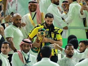 Benzema Bawa Al Ittihad Raih Gelar Ganda! Benzema Bawa Al Ittihad Raih Gelar Ganda!
