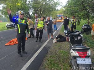 Bus Sugeng Rahayu Tabrak Kakek di Magetan Usai Terpental Motor Bus Sugeng Rahayu Tabrak Kakek di Magetan Usai Terpental Motor