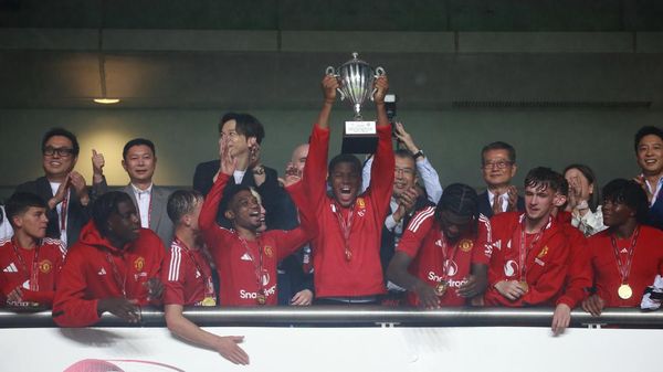Momen MU Menang dari Hong Kong!