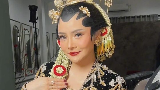 Gosip Terkini Selebriti Insertlive : Dilamar Perawat Amerika, Mawar AFI Bicarakan Nasib Karier