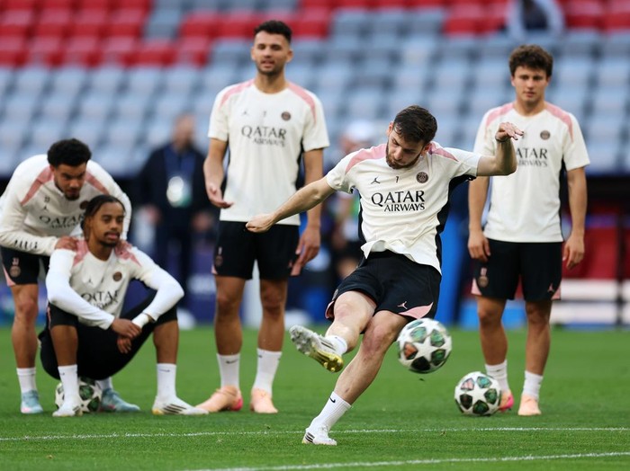 MUNICH, GERMANY - MAY 30: Khvicha Kvaratskhelia of Paris Saint-Germain shoots during a Paris Saint-Germain training session ahead of the UEFA Champions League Final 2025 between Paris Saint-Germain and FC Internazionale Milano at Munich Football Arena on May 30, 2025 in Munich, Germany. (Photo by Maja Hitij - UEFA/UEFA via Getty Images)