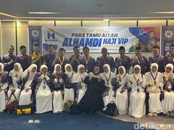 Alhamdi Lepas Jemaah Calon Haji ke Tanah Suci