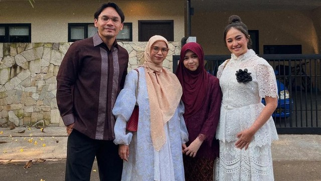 Gosip Terkini Selebriti Insertlive : Sienna Lulus SD, Istri Ben Kasyafani Minta Hal Ini ke Marshanda