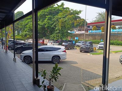 Asa Para Pejuang Rupiah di Rest Area yang Disita Jaksa