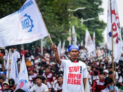 Ribuan Buruh Demo, Minta Pemerintah Berantas Tekstil Ilegal