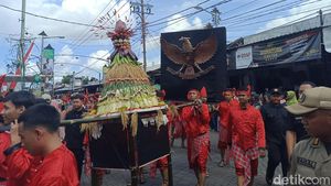 Tradisi Gerebek Pancasila di Blitar