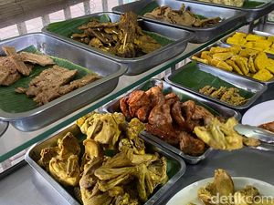 Gurih Sedap! Nasi Uduk Gondangdia yang Awet Lezatnya Sejak 1993