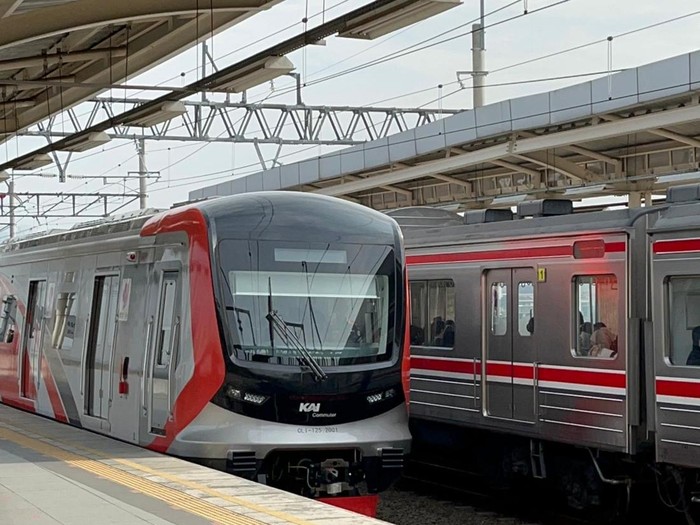 KRL dari China mulai beroperasi hari ini