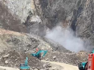 Longsor Susulan Terus Terjadi di Tambang Gunung Kuda Cirebon