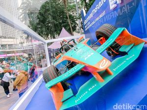 Video: Yang Spesial di Gelaran Formula E Tahun Ini Video: Yang Spesial di Gelaran Formula E Tahun Ini