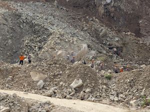 4 Izin Operasi Dicabut Permanen Buntut Tambang Longsor di Cirebon 4 Izin Operasi Dicabut Permanen Buntut Tambang Longsor di Cirebon