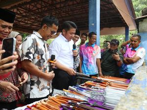 Herman Deru Janji Bayarkan Premi BPJS Ketenagakerjaan Pengrajin Besi Herman Deru Janji Bayarkan Premi BPJS Ketenagakerjaan Pengrajin Besi