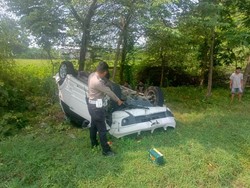 Video: Porsche Tabrak Toyota Rush hingga Terbalik di Tol Sidoarjo
