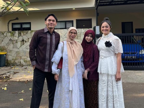 Sienna Lulus SD, Berikan Surat Spesial Untuk Marshanda-Istri Ben Kasyafani