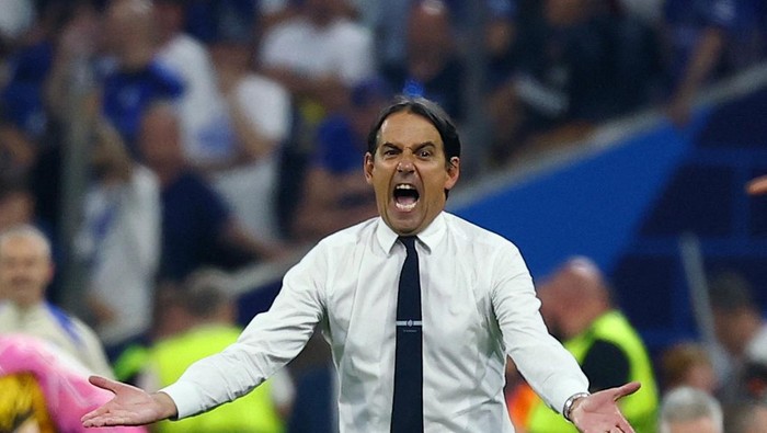 Soccer Football - Champions League - Final - Paris St Germain v Inter Milan - Allianz Arena, Munich, Germany - May 31, 2025 Inter Milan coach Simone Inzaghi reacts REUTERS/Kai Pfaffenbach