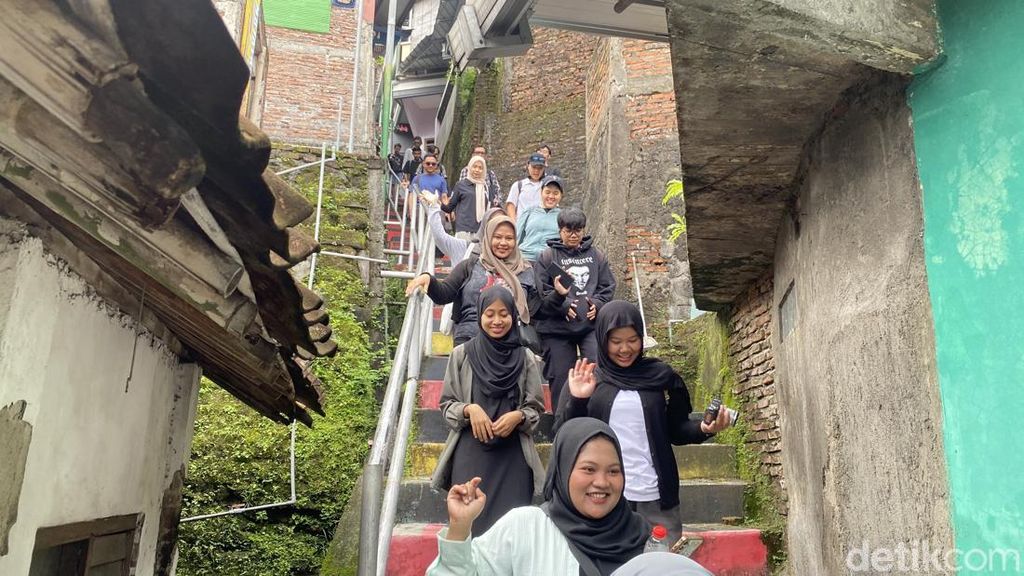 Pesona Lorong Sempit Perkotaan Semarang Bikin Kaum Muda Penasaran Pesona Lorong Sempit Perkotaan Semarang Bikin Kaum Muda Penasaran