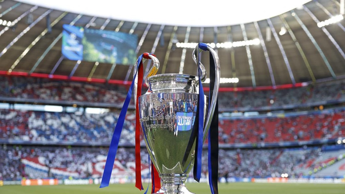 Trofi Liga Champions. Foto: REUTERS/Peter Cziborra